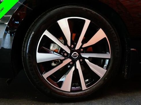 Certified 2021 Nissan Sentra SV w/ SV Premium Package FWD image 72