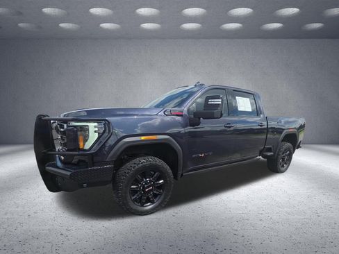 Used 2024 GMC Sierra 2500 AT4 w/ AT4 Premium Plus Package AWD/4WD image 3