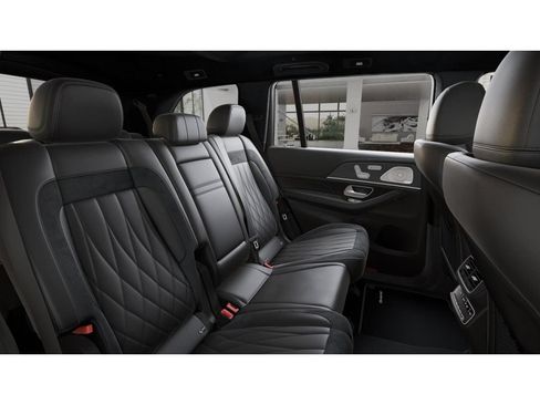 Used 2024 Mercedes-Benz GLS 63 AMG 4MATIC image 5