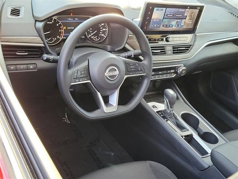 New 2025 Nissan Altima 2.5 SV w/ SV Special Edition Package image 4