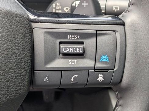 Used 2025 Nissan Rogue SL w/ SL Premium Package AWD/4WD image 23