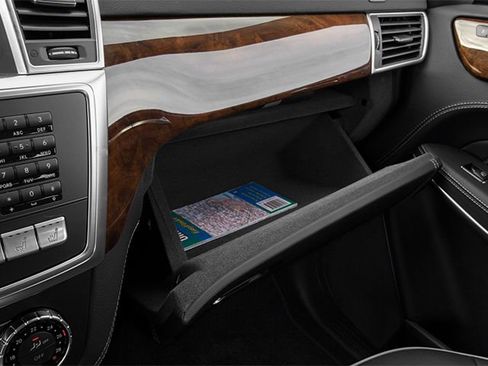 Used 2014 Mercedes-Benz GL 550 4MATIC image 17