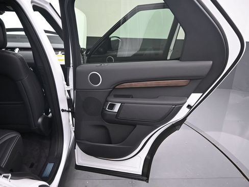 New 2026 Land Rover Discovery S AWD/4WD image 12