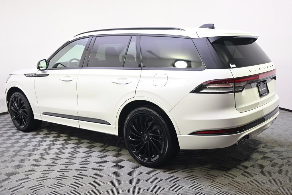 New 2026 Lincoln Aviator Reserve w/ Jet Appearance Package AWD/4WD image 3