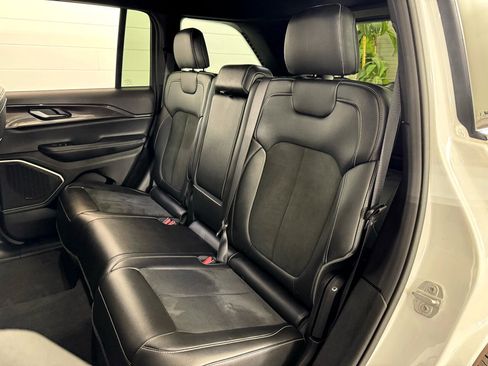 Used 2022 Jeep Grand Cherokee Altitude image 32