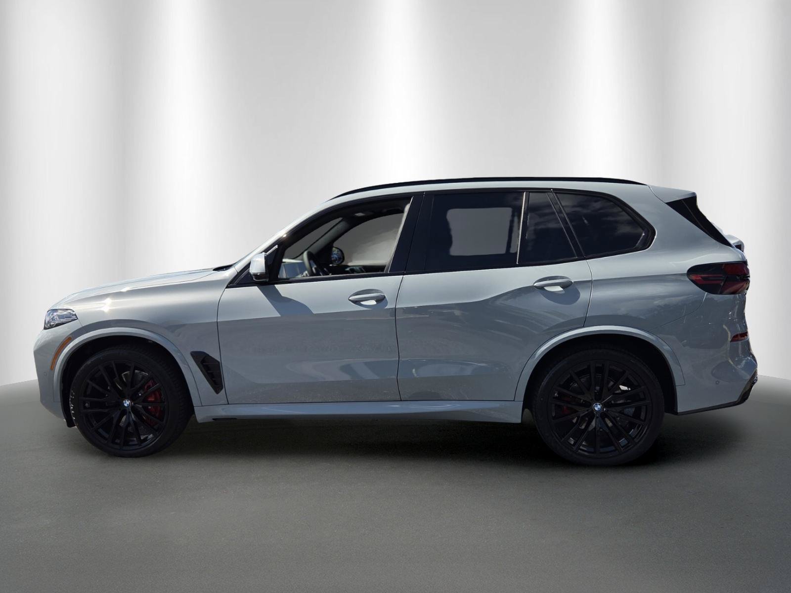 New 2026 BMW X5 xDrive40i w/ M Sport Package AWD/4WD image 4