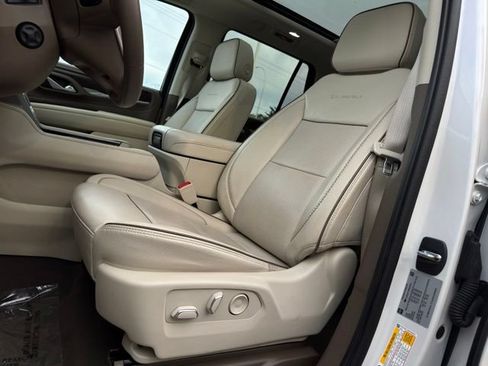 Used 2022 GMC Yukon Denali AWD/4WD image 5