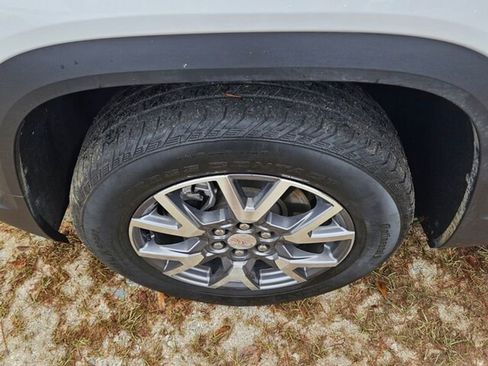 Used 2023 GMC Acadia SLT image 21