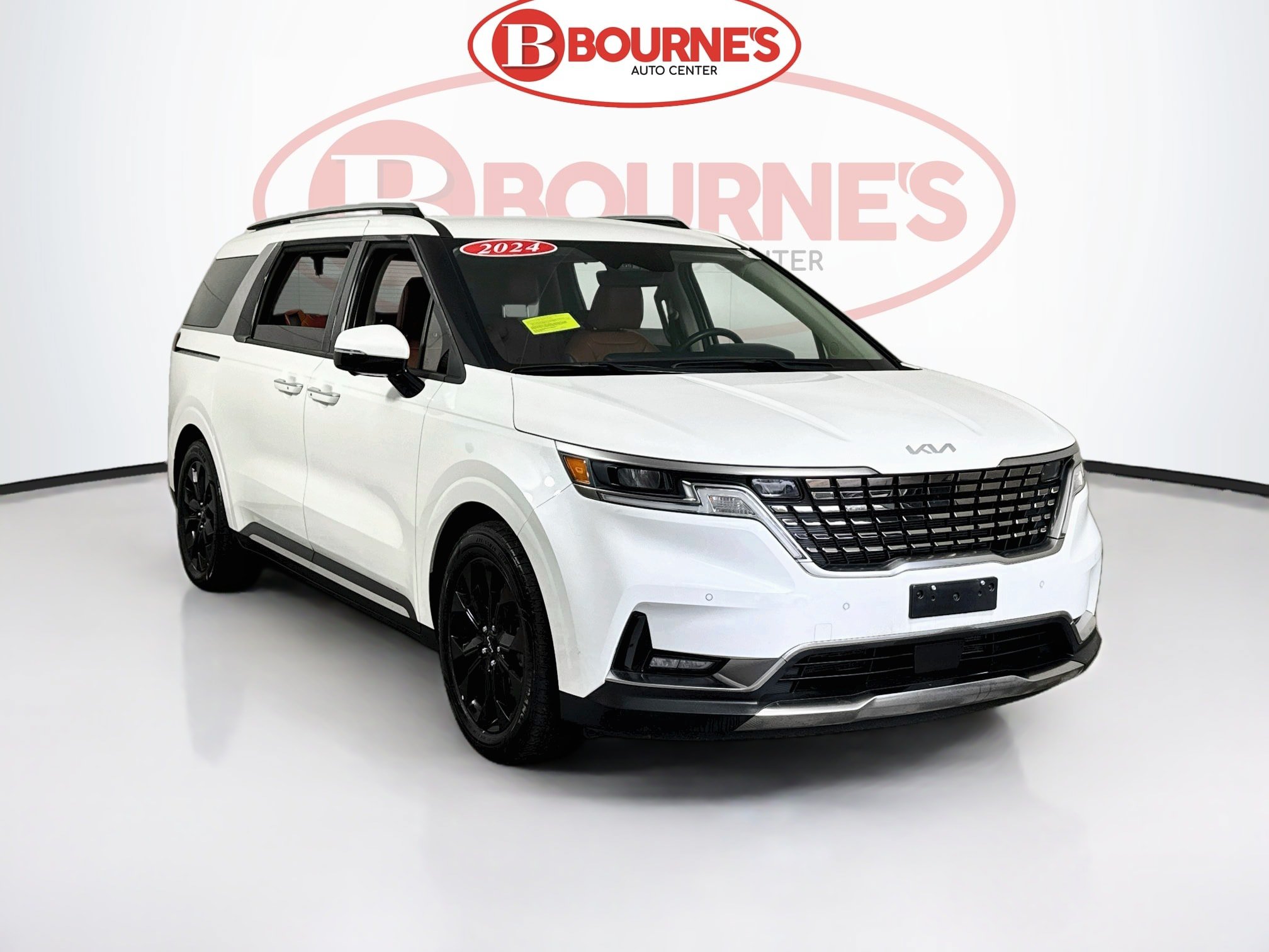Used 2024 Kia Carnival SX FWD image 1