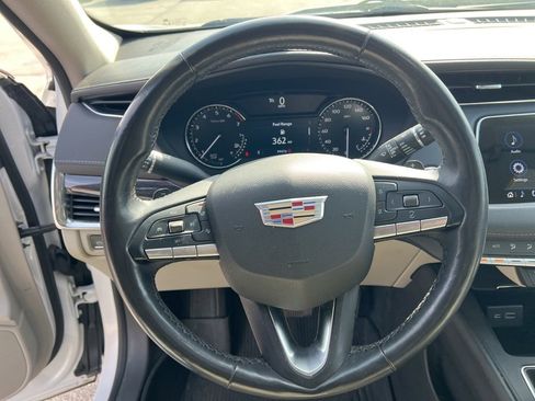 Used 2021 Cadillac XT4 Premium Luxury w/ Cold Weather Package image 5