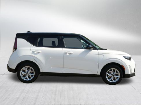 Certified 2024 Kia Soul S FWD image 8