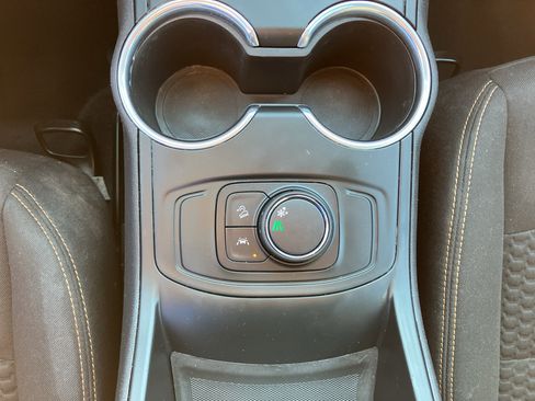 Used 2021 GMC Terrain SLE w/ Elevation Edition image 21