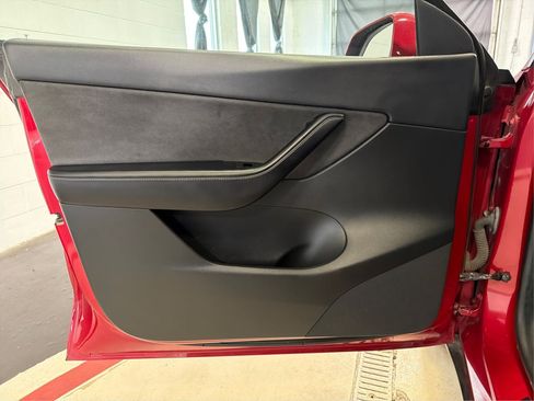 Used 2020 Tesla Model Y Long Range AWD/4WD image 22