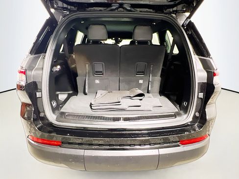 Used 2025 Jeep Grand Cherokee L Laredo image 34