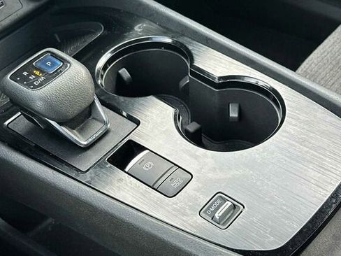 Used 2022 Nissan Rogue SV image 19