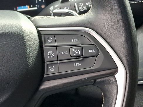 Used 2021 Jeep Grand Cherokee L Limited image 24