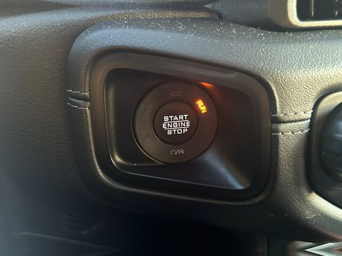 Used 2024 Jeep Wrangler Unlimited Sahara AWD/4WD image 21