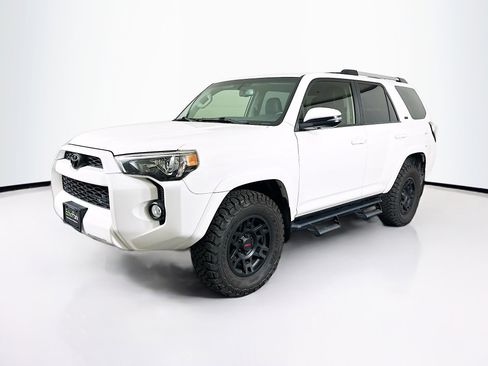 Used 2019 Toyota 4Runner SR5 Premium image 3
