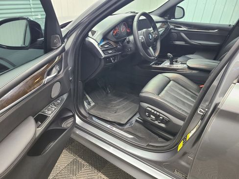 Used 2017 BMW X5 xDrive50i w/ Executive Package AWD/4WD image 22