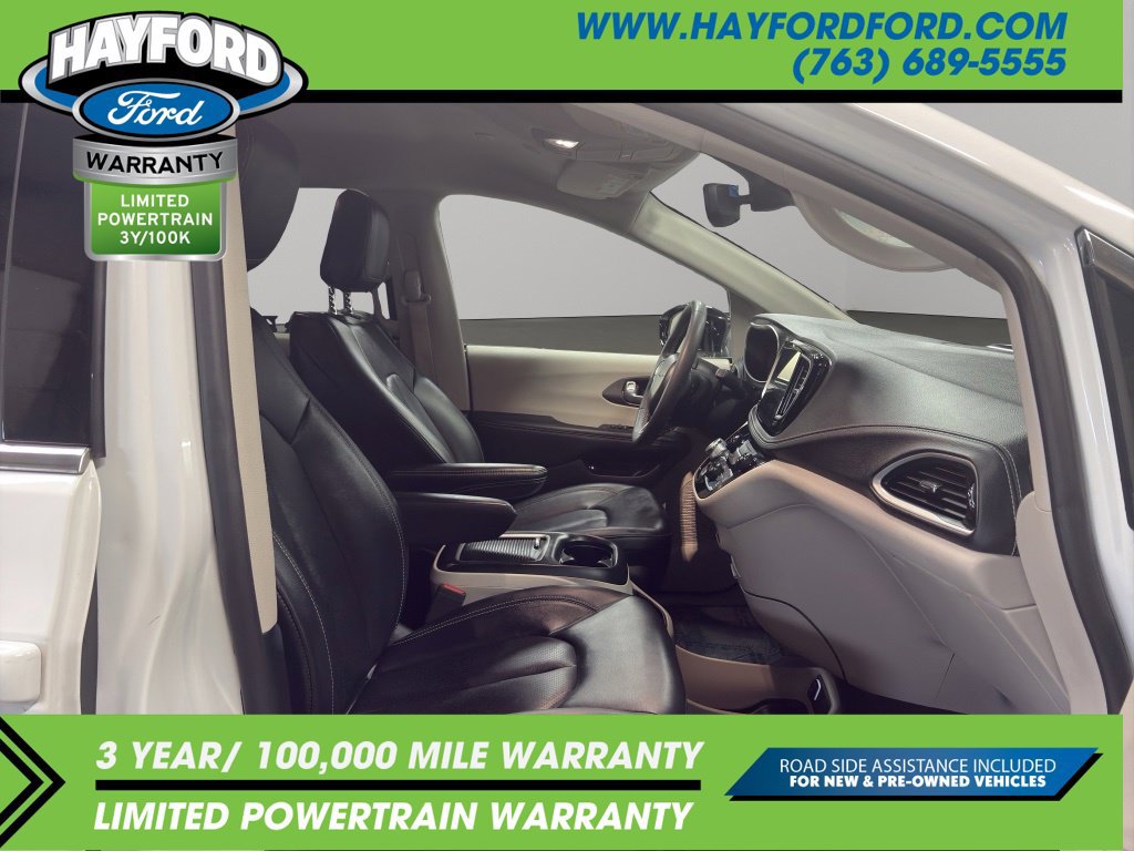 Used 2024 Chrysler Pacifica Limited FWD image 22