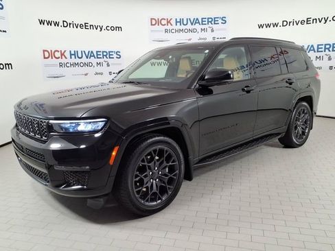 Used 2024 Jeep Grand Cherokee L Summit AWD/4WD image 1