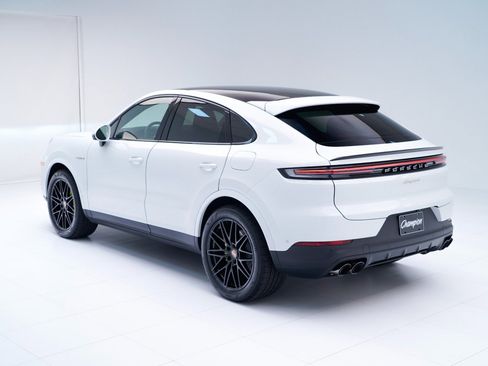 New 2026 Porsche Cayenne E-Hybrid Coupe image 3
