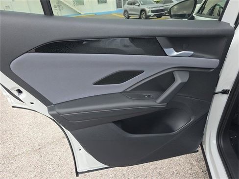 New 2026 Volkswagen Tiguan SE image 8