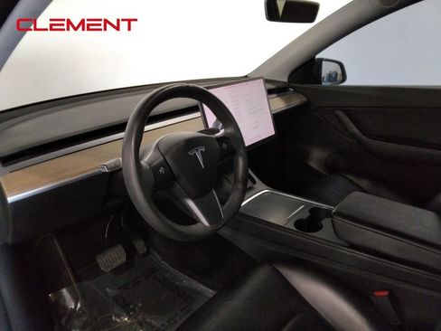 Used 2021 Tesla Model Y Long Range image 27