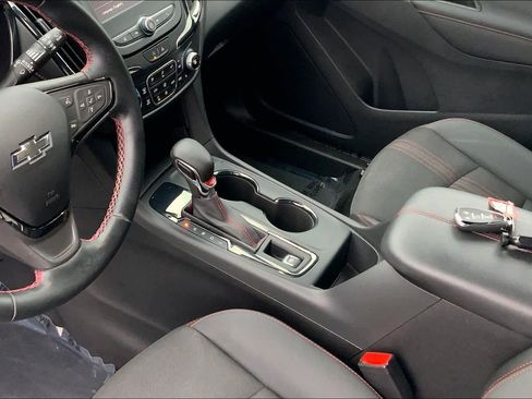 Used 2023 Chevrolet Equinox RS FWD image 16