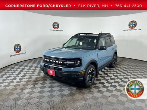 Used 2023 Ford Bronco Sport Outer Banks w/ Tech Package AWD/4WD image 1