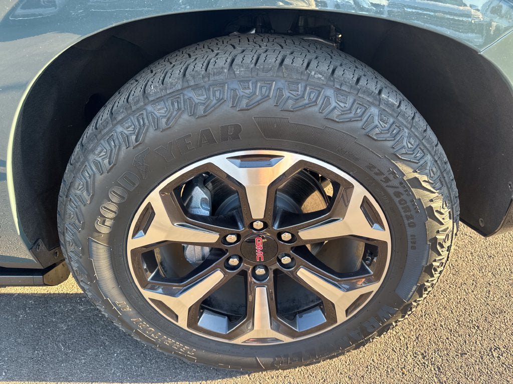 Used 2026 GMC Yukon AT4 Ultimate w/ LPO, Floor Liner Package AWD/4WD image 12