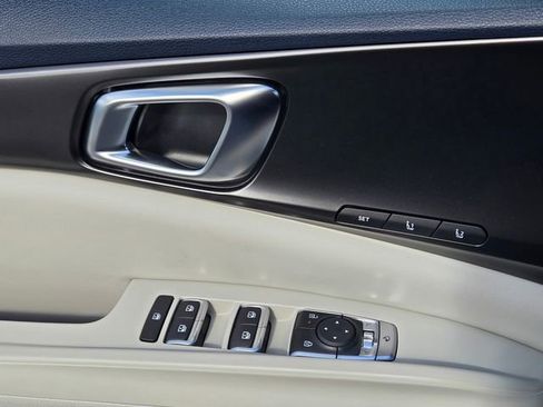 New 2026 Kia Carnival SX w/ SX Dark Edition Package FWD image 18