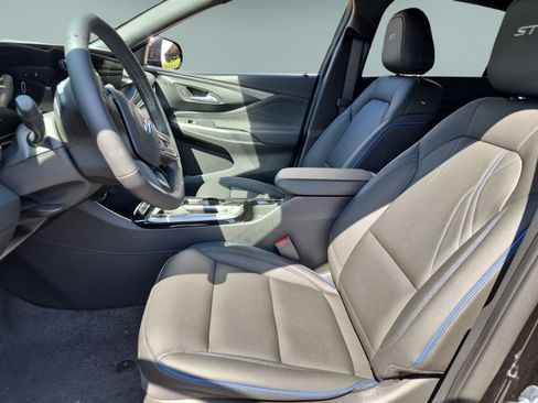 New 2026 Buick Envista Sport Touring w/ Convenience I Package FWD image 18