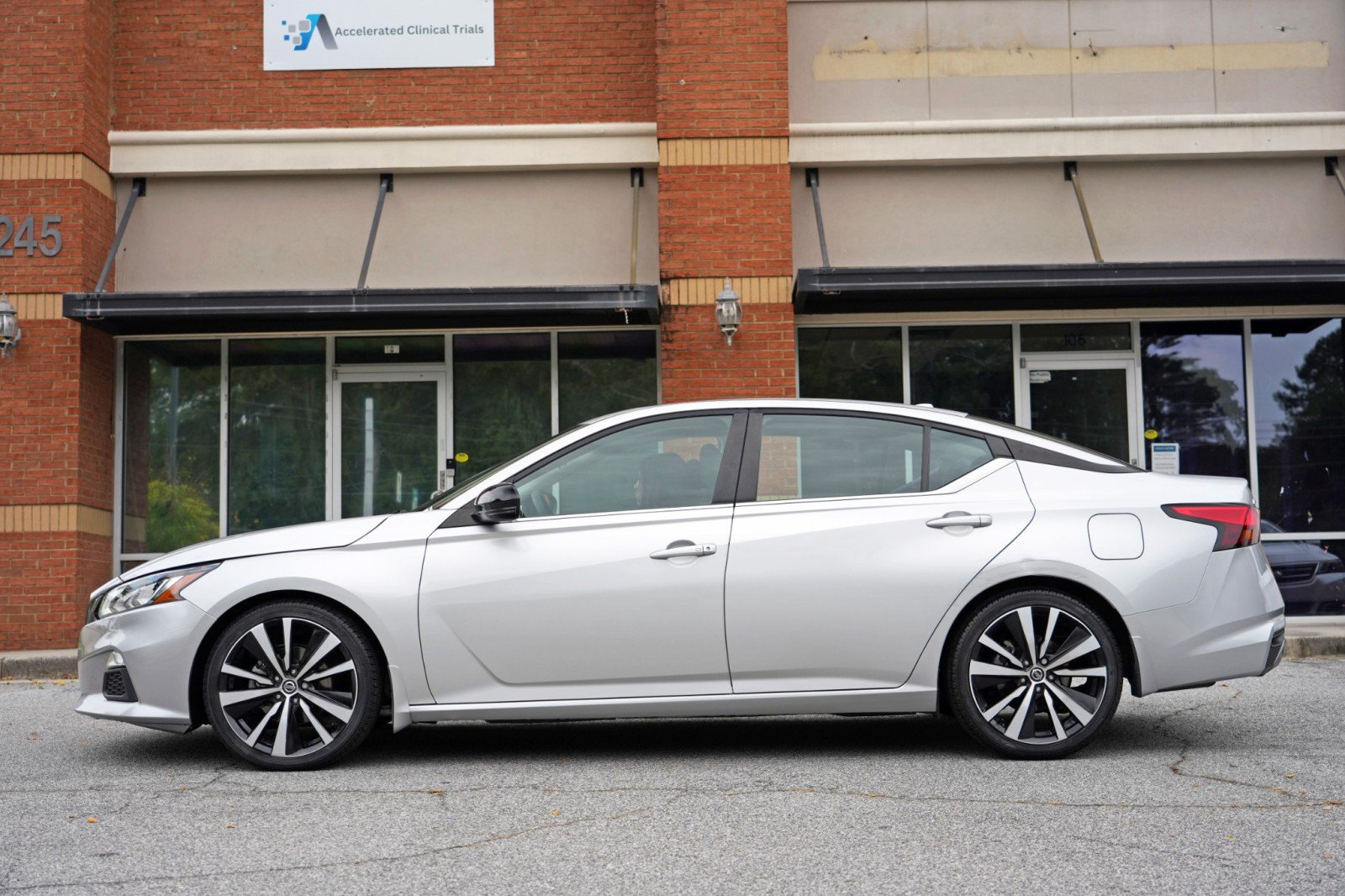 Used 2019 Nissan Altima 2.5 SR w/ SR Premium Package FWD image 8