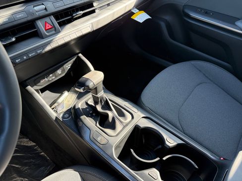 New 2025 Kia K4 LXS image 13