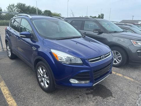 Used 2016 Ford Escape Titanium w/ Equipment Group 301A AWD/4WD image 6