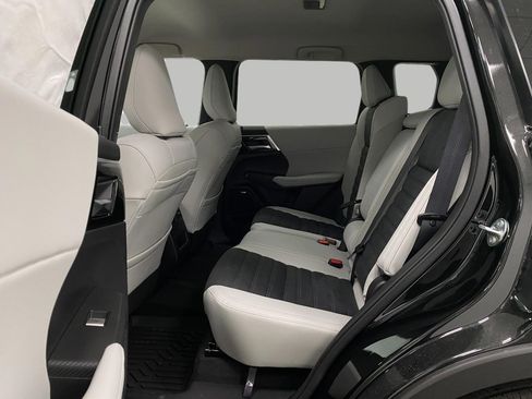New 2026 Mitsubishi Outlander SE AWD/4WD image 31