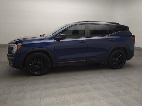 Used 2023 GMC Terrain SLE w/ Driver Convenience Package FWD image 2