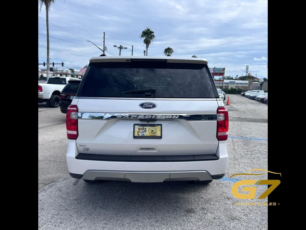 Used 2019 Ford Expedition XLT w/ Equipment Group 202A AWD/4WD image 3