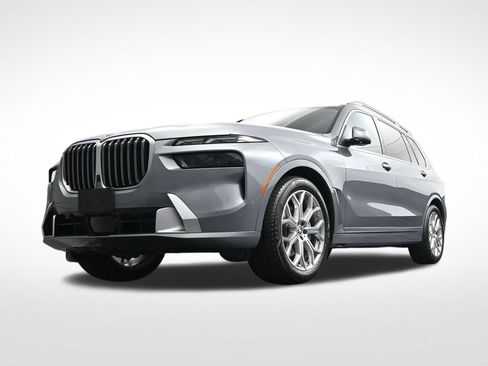Used 2023 BMW X7 xDrive40i w/ Parking Assistance Package AWD/4WD image 39