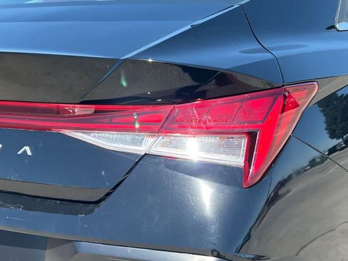 Used 2025 Hyundai Elantra SEL FWD image 13
