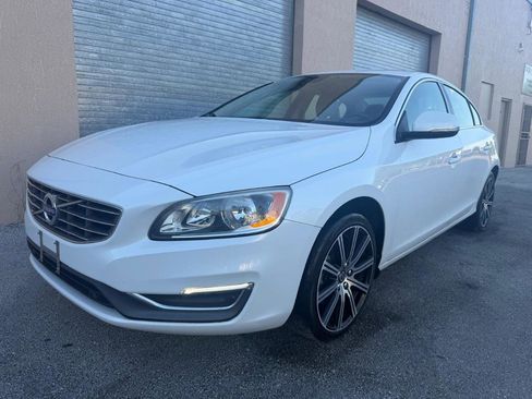 Used 2018 Volvo S60 T5 Inscription image 9