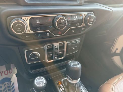 Used 2023 Jeep Wrangler Unlimited Sahara image 14