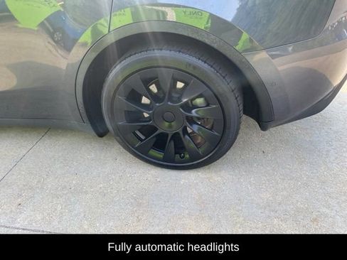 Used 2021 Tesla Model Y Long Range AWD/4WD image 12