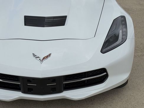 Used 2019 Chevrolet Corvette Stingray Coupe w/ 1LT RWD image 10