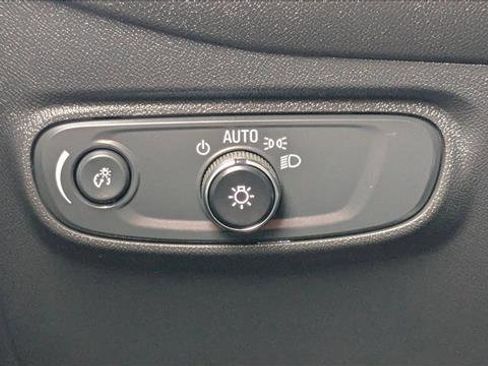 Used 2024 Chevrolet Equinox LS w/ LS Convenience Package image 16