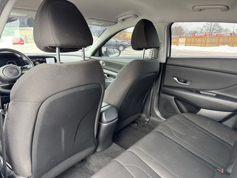 Used 2023 Hyundai Elantra SEL w/ Convenience Package image 32