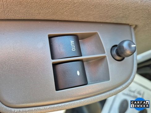 Used 2024 GMC Savana 2500 w/ Driver Convenience Package image 15