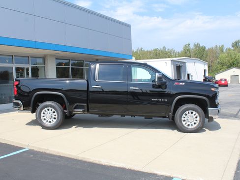 New 2026 Chevrolet Silverado 2500 LTZ w/ LTZ Convenience Package AWD/4WD image 7
