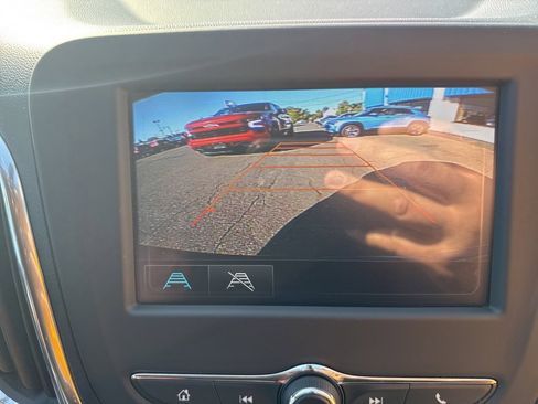 Used 2018 Chevrolet Equinox LT image 39